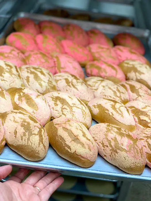 La Perla Bakery Picture 4