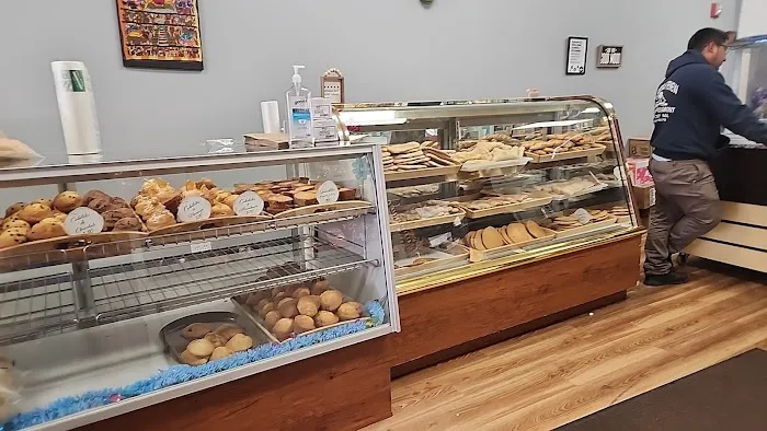 La Perla Bakery Picture 1