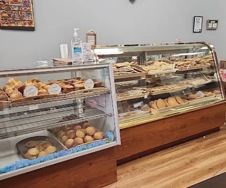La Perla Bakery