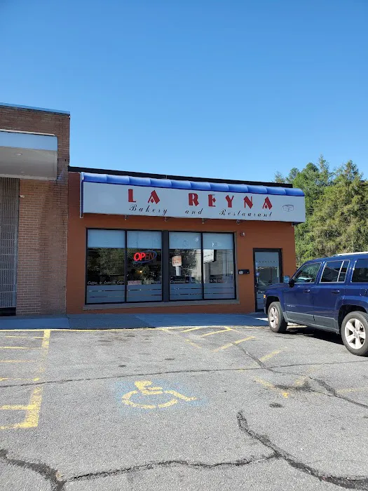 La Reyna Bakery Picture 3