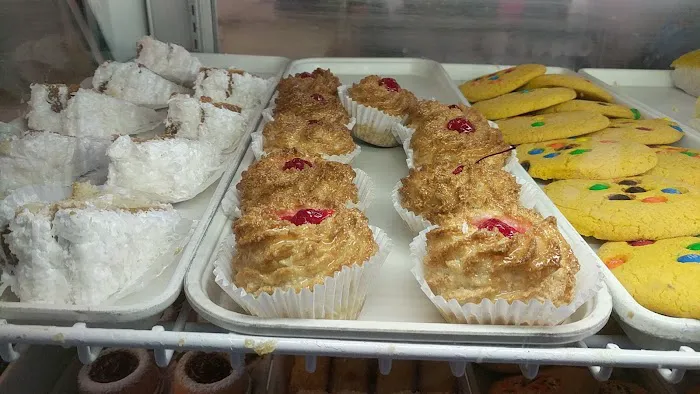La Reyna Bakery Picture 8