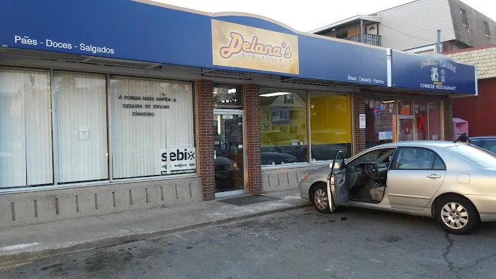 Delanas Bakery Picture 3