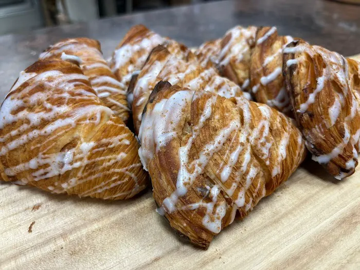 Rispoli’s Pastry Shop (Hawthorne) Picture 3