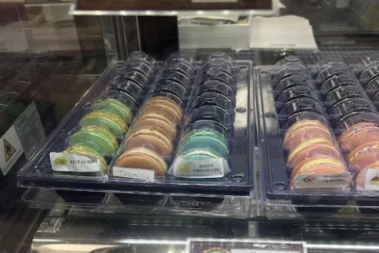 GATEAUX Bakery