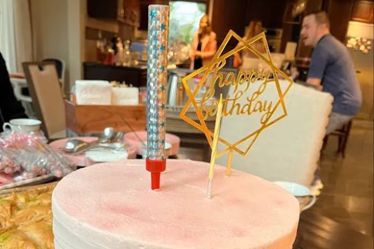 Aunt Mia's Gourmet Cookie & Gift Shoppe