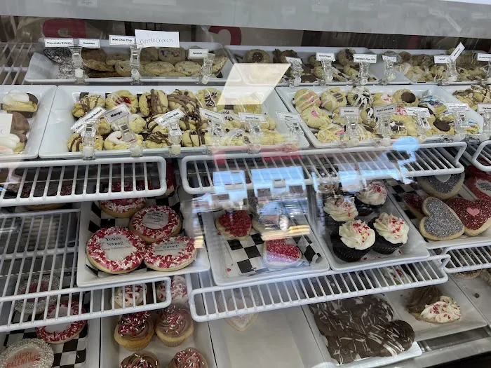Aunt Mia's Gourmet Cookie & Gift Shoppe Picture 6