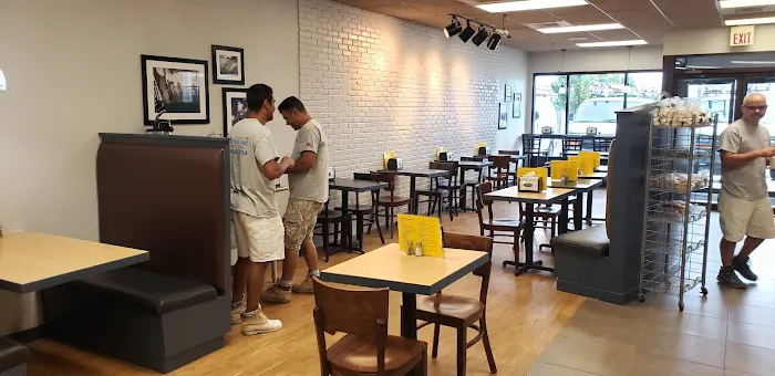 Mayflour Bakery & Cafe Picture 3