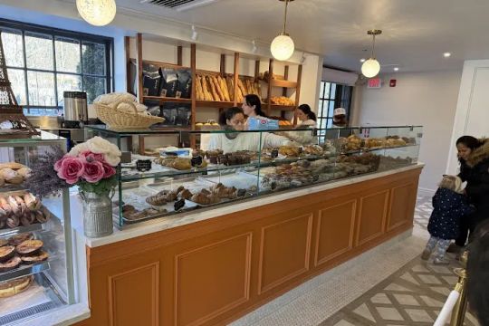 Le Petit Four Bakery
