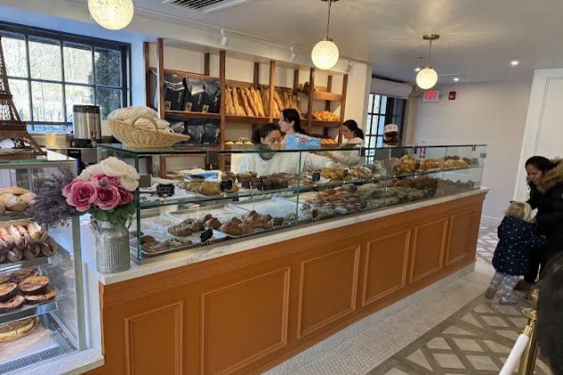 Le Petit Four Bakery