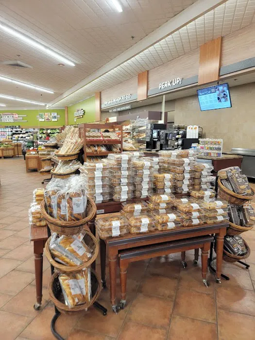 Big Y Bakery Picture 3