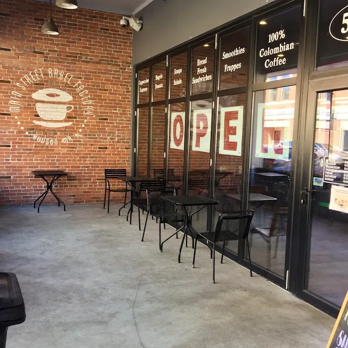 Main Street Bagel Factory Picture 2