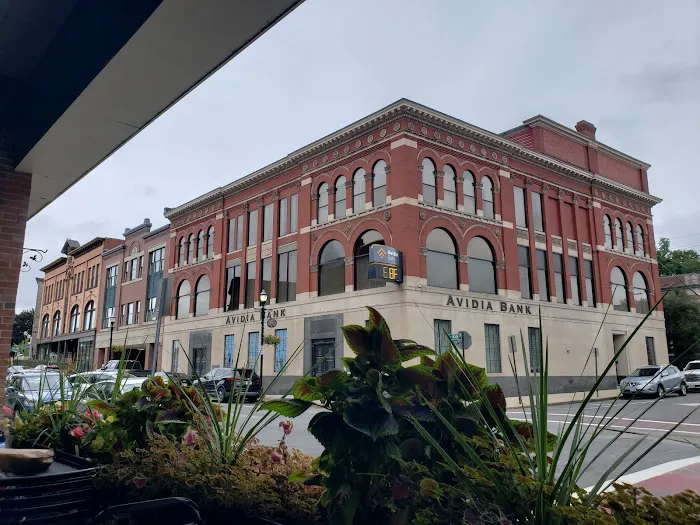 Main Street Bagel Factory Picture 10