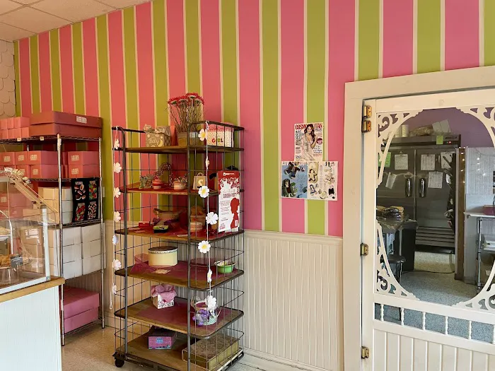Harvard Sweet Boutique Picture 3