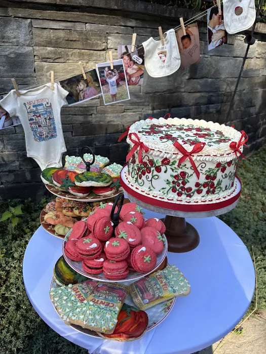 Petal Dust Cakery Picture 5