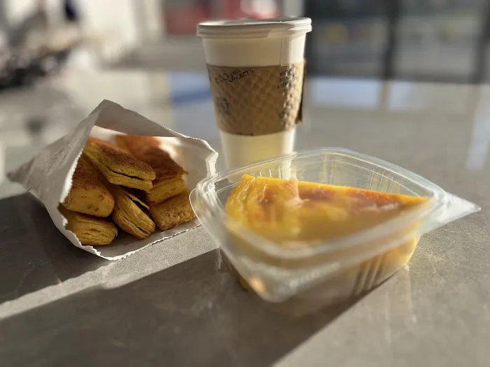CR Bakery & Cafe Picture 5