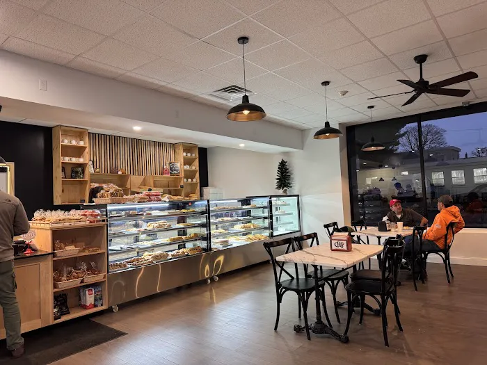 CR Bakery & Cafe Picture 7