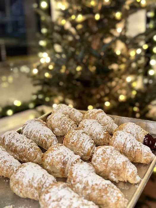 CR Bakery & Cafe Picture 4