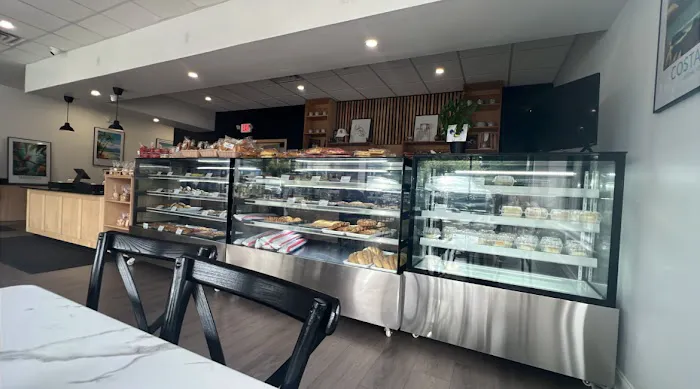 CR Bakery & Cafe Picture 9