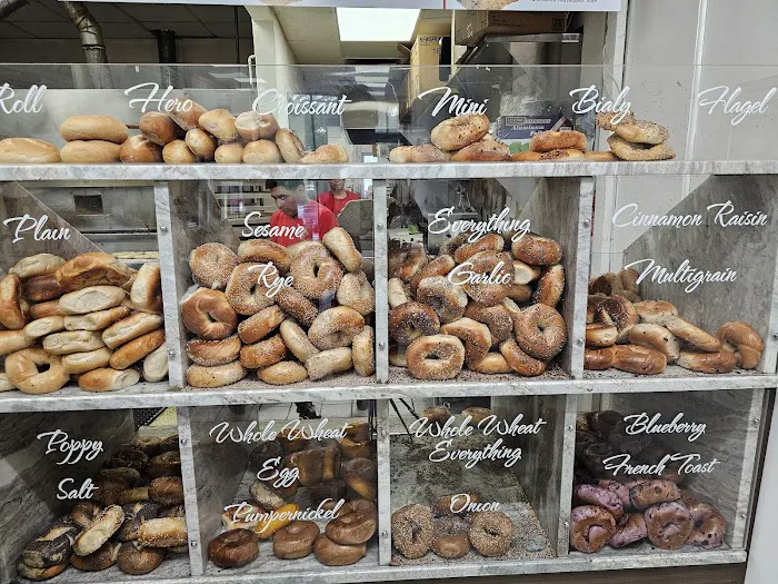 Celebrity Hot Bagels & Deli Picture 2