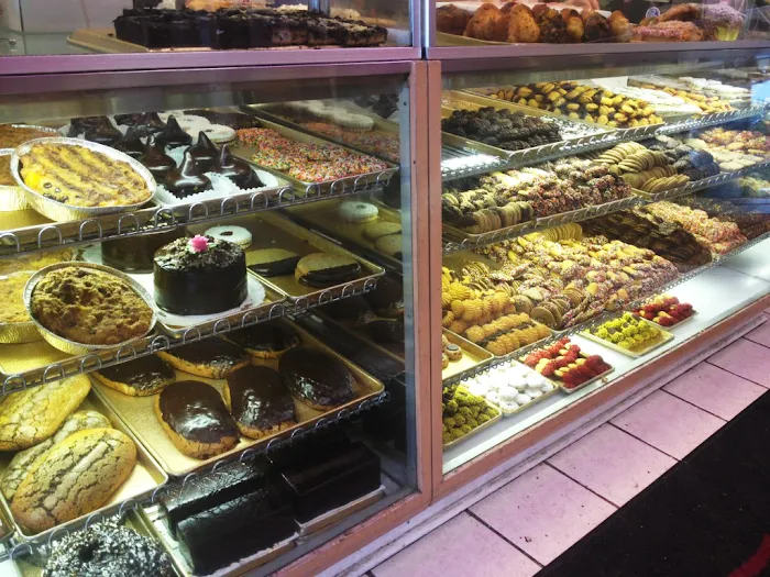 Zadies Kosher Bake Shop Picture 10