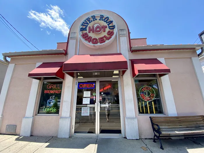 River Road Hot Bagels Picture 4