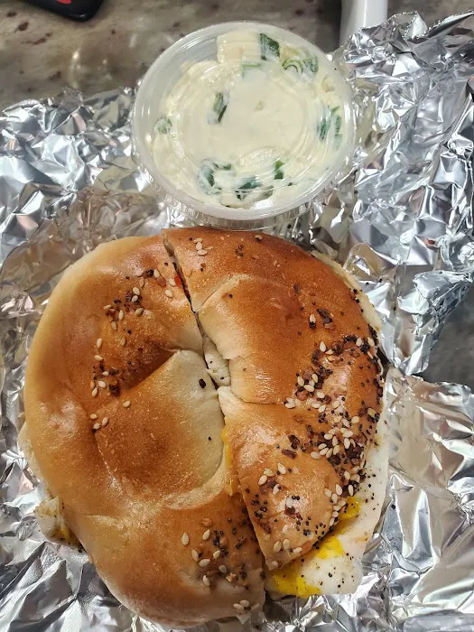 TOP BAGELS & DELI Picture 3