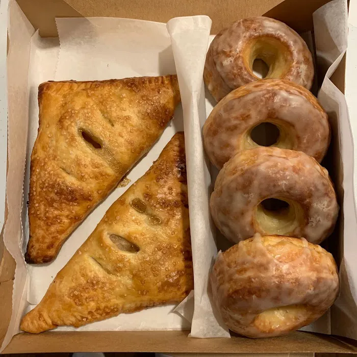 Red's Bakery Picture 6