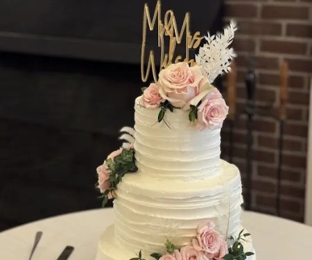 B. Bakes Deli & Cakes