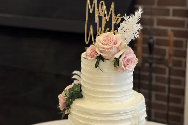 B. Bakes Deli & Cakes