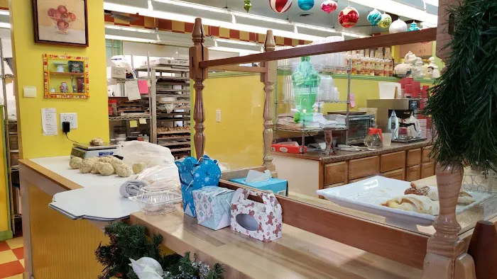 Cakes & Scones Bakery Picture 2