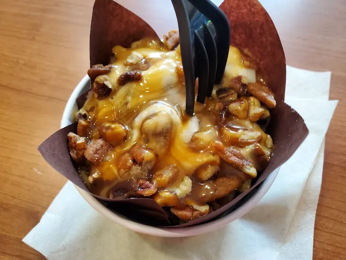 Cinnabon Picture 7