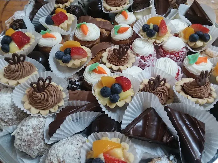 Creative Cakes & Desserts Picture 2