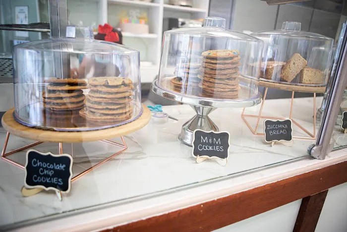 Krisota's Cake Shop Picture 9