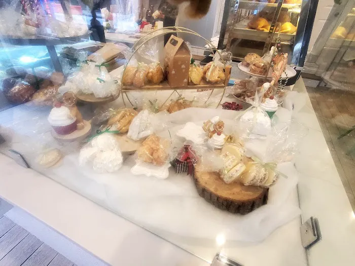 Santia's Bakery Picture 3