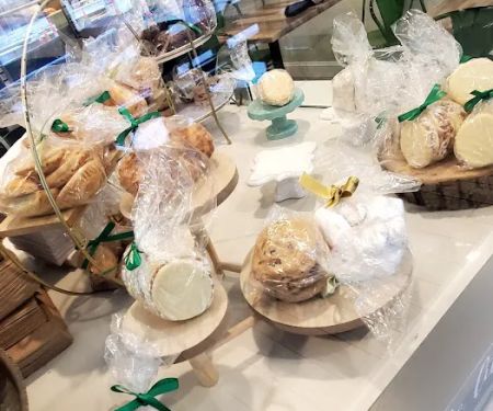 Santia's Bakery