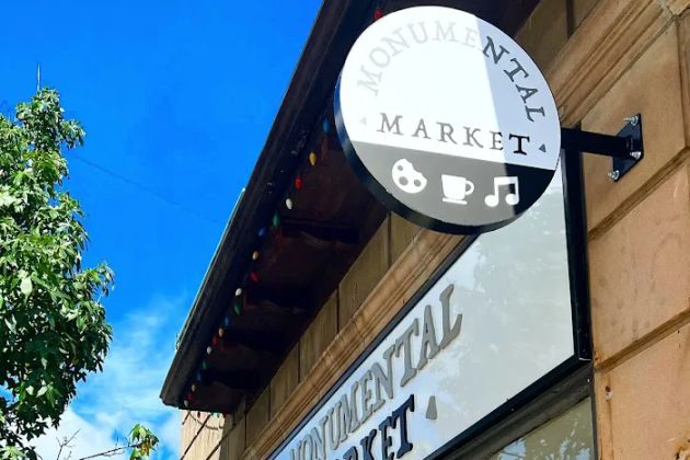 Monumental Market