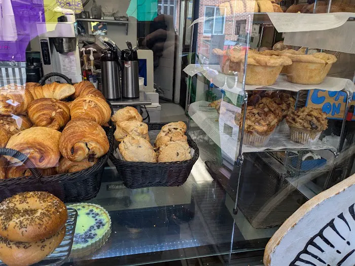 Blue Frog Bakery Picture 5