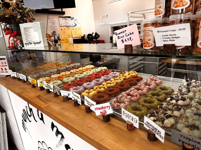 Peipei's Bakery& Mister Monut Picture 3