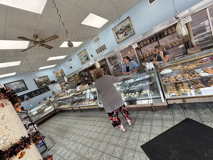 Antoine's Pastry Shop Picture 7