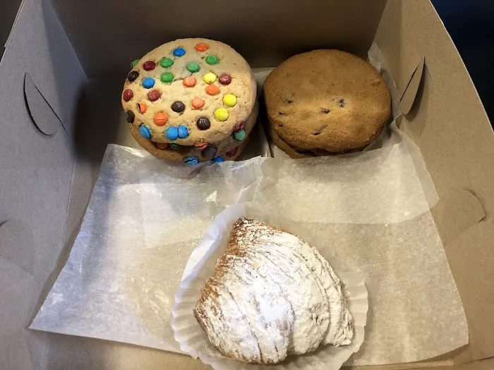 Antoine's Pastry Shop Picture 9