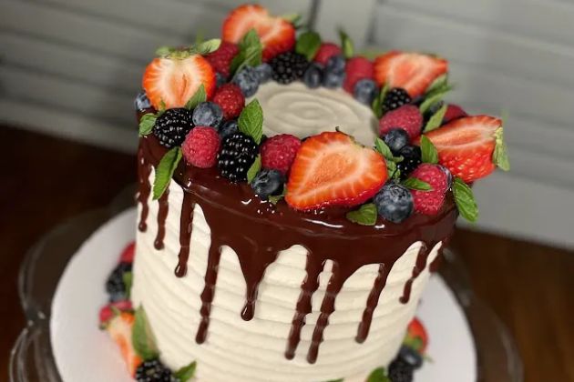 Simply Made Cakes & Bakes