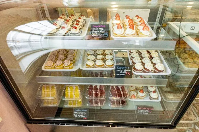 Cake Mama LLC Picture 1