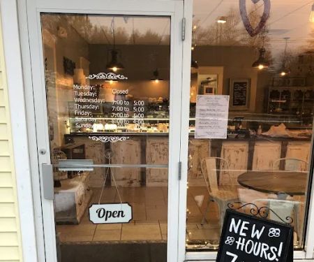 Dolce Amar Sweets to Love Bakery and cafe