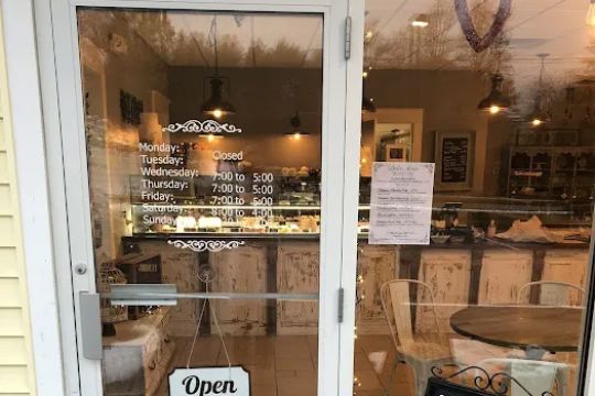 Dolce Amar Sweets to Love Bakery and cafe
