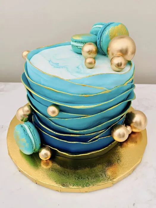 Kristen Chadbourne Custom Cakes Picture 10