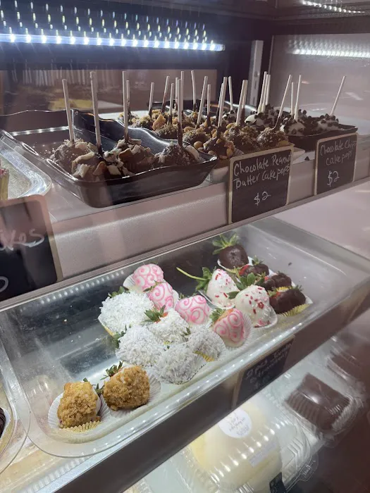 3 Tiers Bakery, LLC Picture 7
