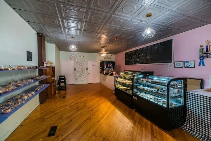 3 Tiers Bakery, LLC Picture 5