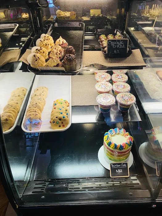 3 Tiers Bakery, LLC Picture 6
