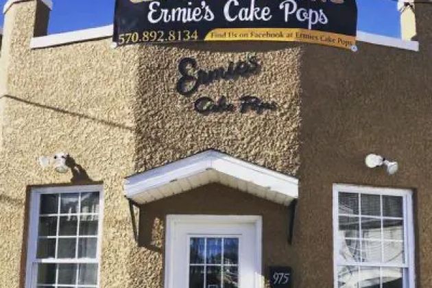 Ermie’s Cake Pops