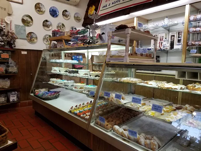 Holland American Bakery Picture 4